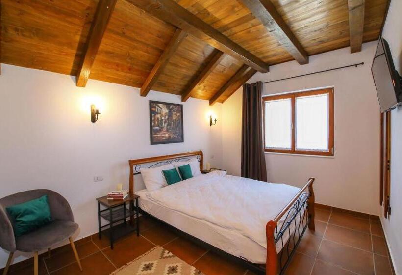 آپارتمان 2 خوابه, Ama Guest House