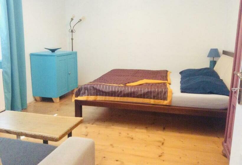 استودیوی استاندارد, Apartmán Sirius B