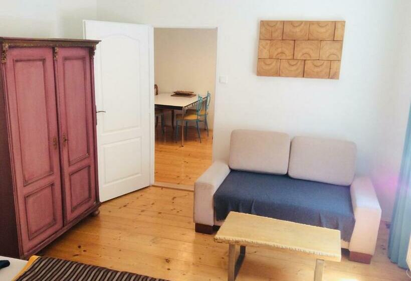 استودیوی استاندارد, Apartmán Sirius B