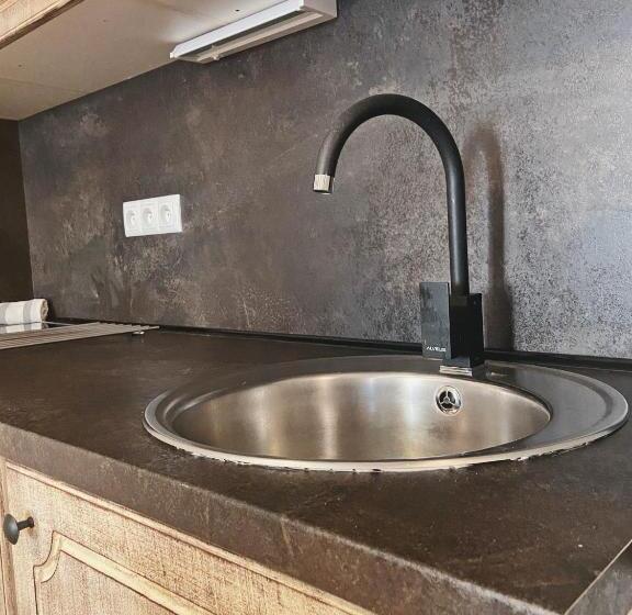 استودیوی استاندارد, Apartmán Sirius B