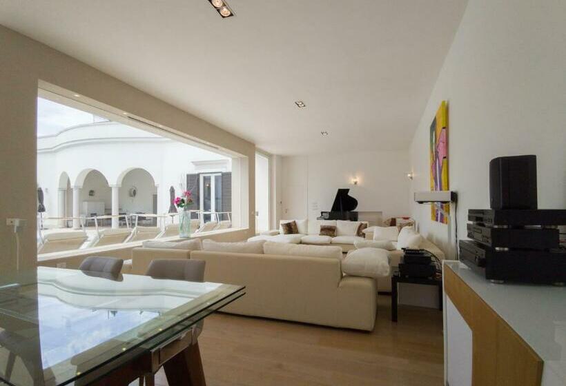 اتاق استاندارد با چشم‌انداز استخر, Relais Villa Magnolia