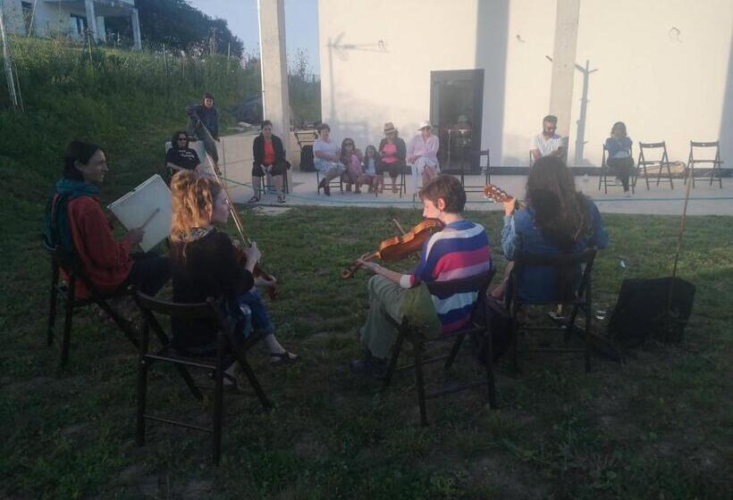 Дом 1 Спальня, Langre Wayve House
