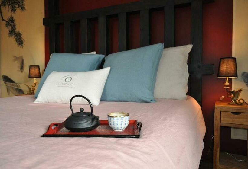 Superior room with lake view, Les O D Annecy