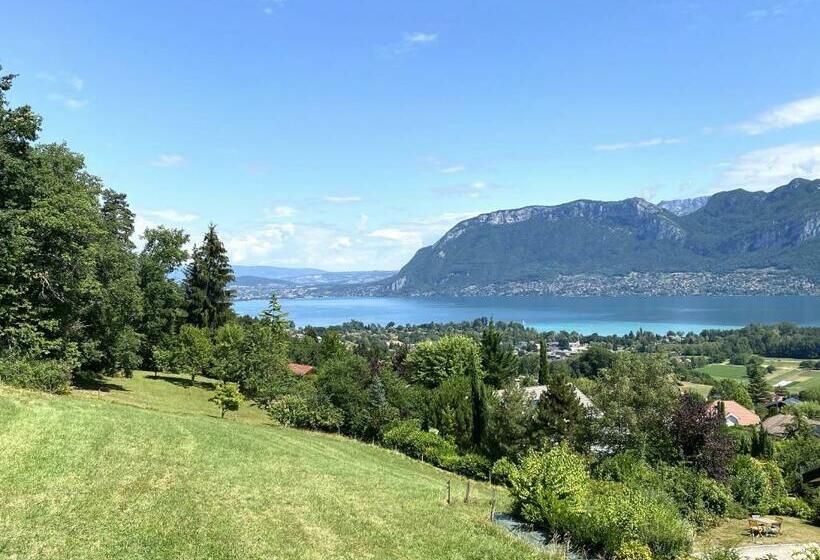 Superior room with lake view, Les O D Annecy
