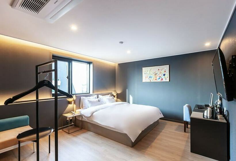 Номер Стандарт, Browndot Hotel Sasang Renecite