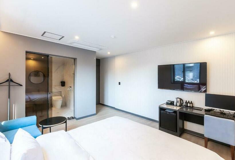 Номер Стандарт, Browndot Hotel Sasang Renecite
