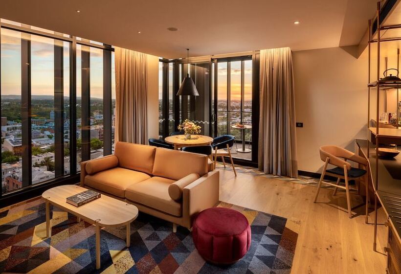 디럭스 스위트, Indigo Adelaide Markets, An Ihg
