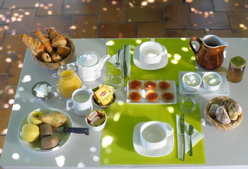 Четырехместный Номер Superior, Restaurant Les Stalagmites