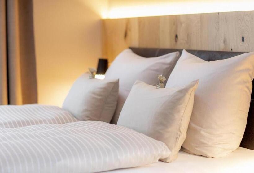 Студия Стандарт, Akzent Hotel Laupheimer Hof
