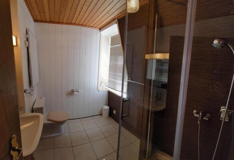 Апартаменты 2 Спальни, Maison D Hôtes De La Gare