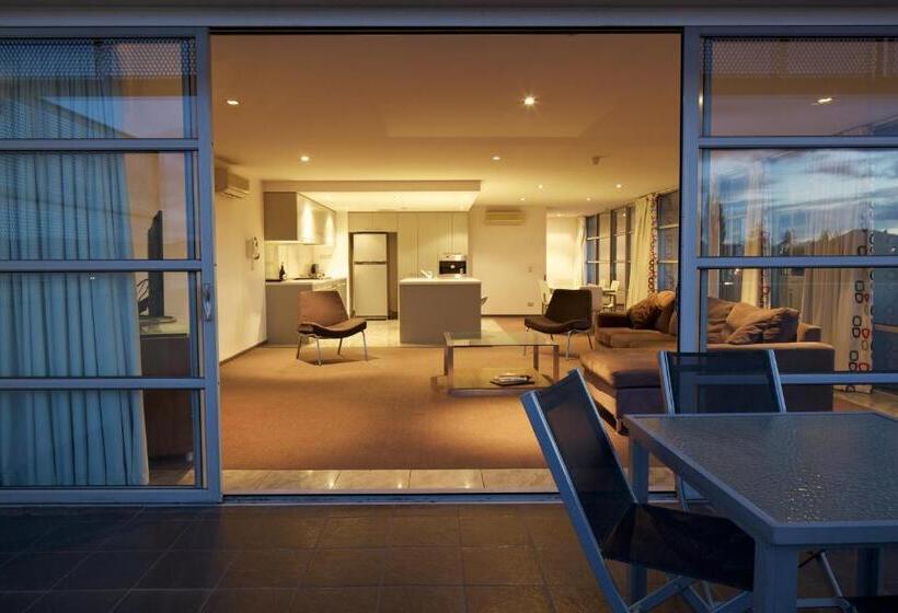 Апартаменты 3 Спальни, Zero Davey Boutique Apartment