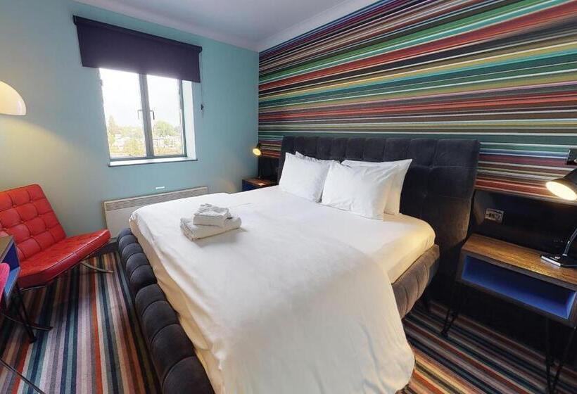 Номер Клуб, Village Hotel Birmingham Walsall