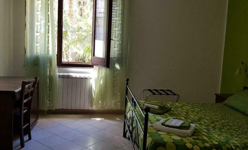 اتاق استاندارد سه تخته با چشم‌انداز باغ, Mariposa Bed And Breakfast
