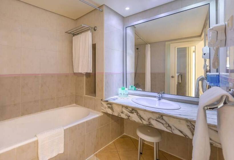 Üç Kişilik Standart Oda, Marhaba Salem