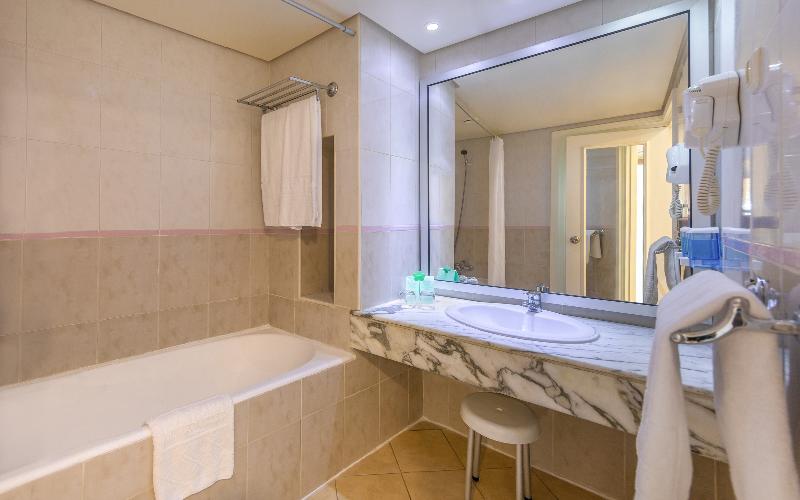 Bahçe Manzaralı Aile Odası, Marhaba Salem