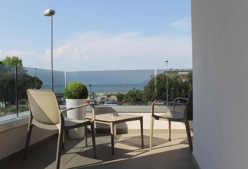 Suite with lake view, Cristal