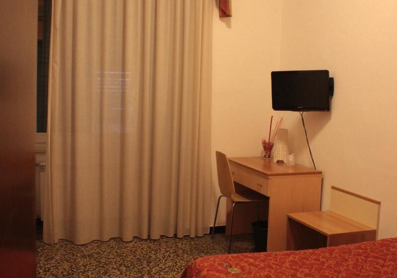 اتاق استاندارد, Assarotti