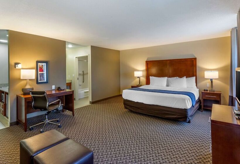 Люкс, Comfort Inn & Suites Logan Near University