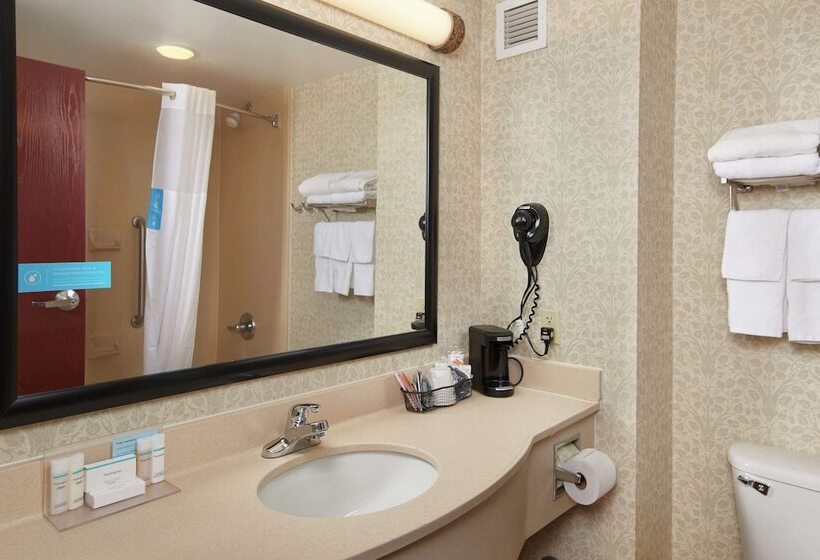 스위트, Hampton Inn Shrewsbury