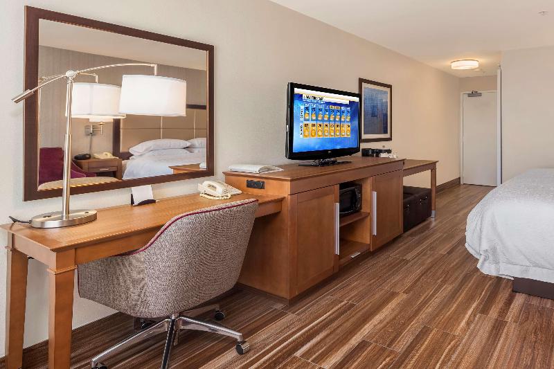 Номер Стандарт Кровать Кинг Адаптированный для Инвалидов, Hampton Inn & Suites Seattlenorth/lynnwood