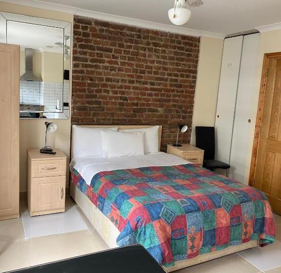 إستوديو قياسى, Seven Dials Studio