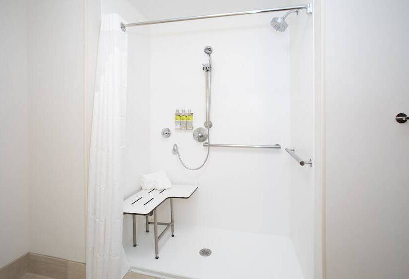 适合残疾人士使用的套间, Holiday Inn Express & Suites   Goodland I 70, An Ihg