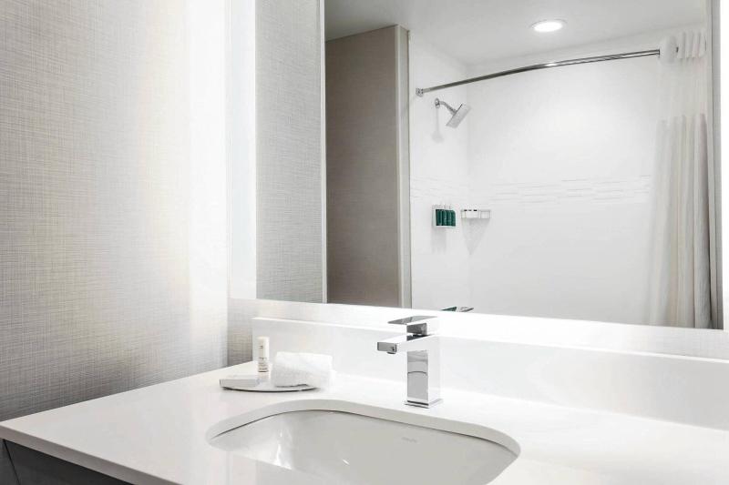 适合残疾人使用的标准间, Holiday Inn Express & Suites   Goodland I 70, An Ihg