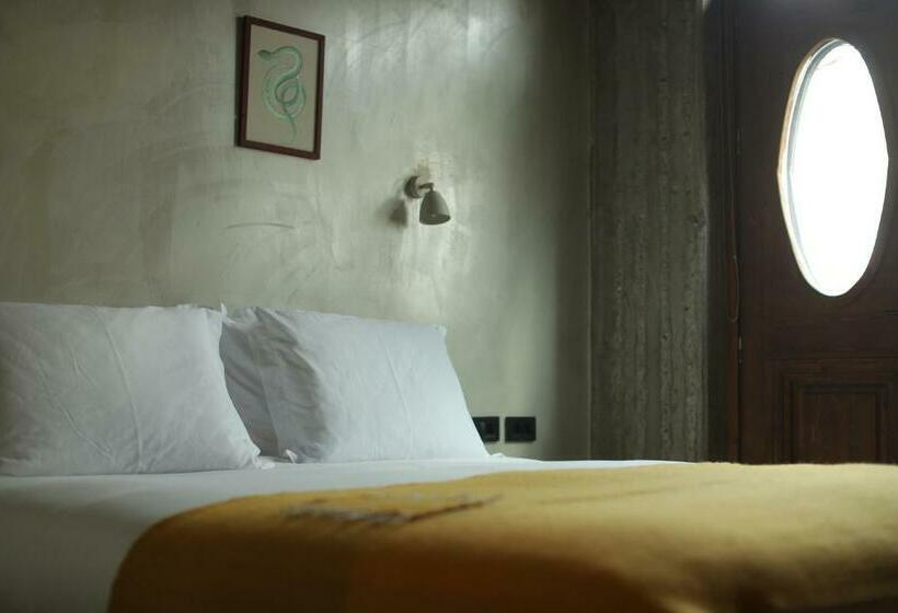 디럭스 룸, In Gallery Hotel & Spa