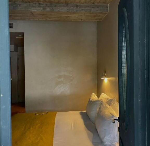 디럭스 룸, In Gallery Hotel & Spa