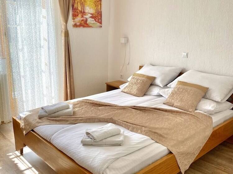 اتاق استاندارد با بالکن, Guest House Plitvice Waterfall