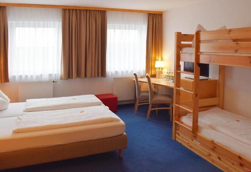 Четырехместный Номер Стандарт, Familienhotel Nahe Der Therme Erding