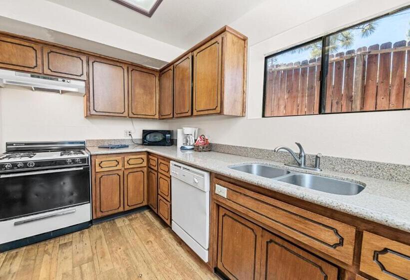 Apartament Rodzinny, Big Bear Lake Front Lodge