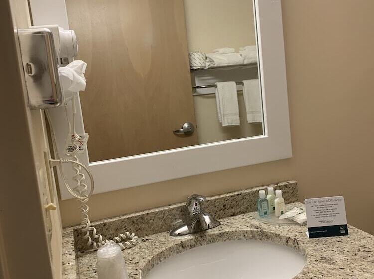 Люкс, Quality Inn & Suites Prestonsburg Next To Mountain Arts Center