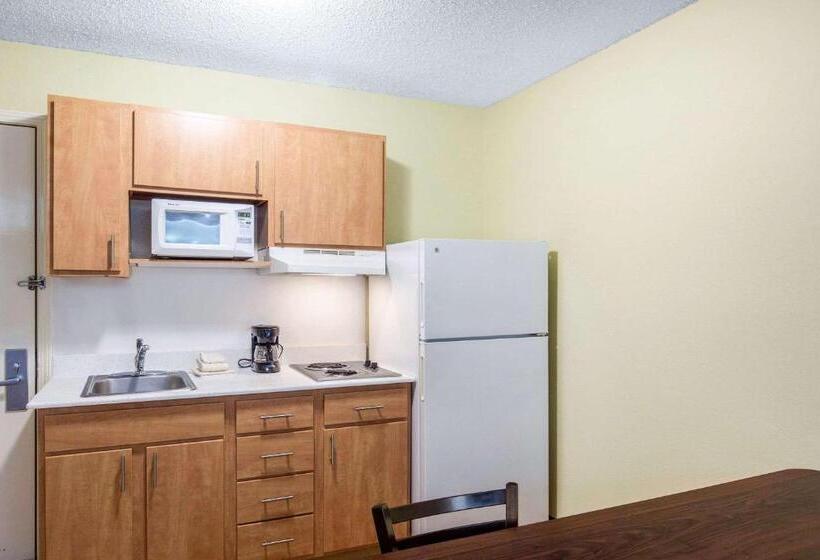Стандартный Номер Кровать Кинг, Suburban Studios Lewisville