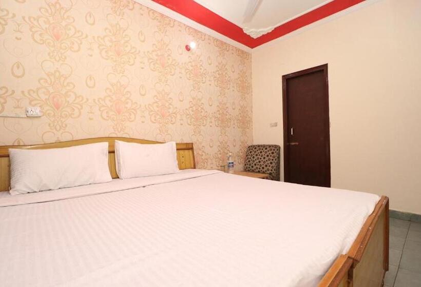 Трехместный Номер Классика, Spot On 39841  Indian Residency