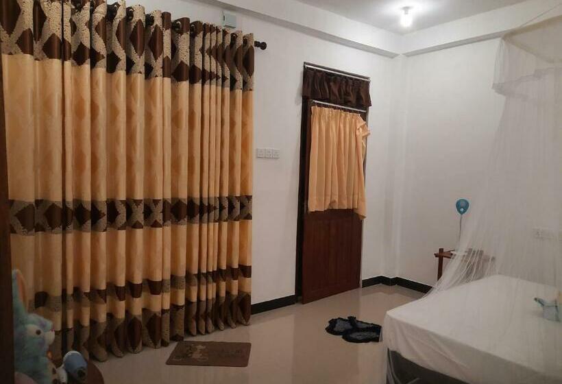 Трехместный Номер Базовый, Dulmini Homestay