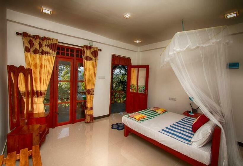 Трехместный Номер Базовый, Dulmini Homestay