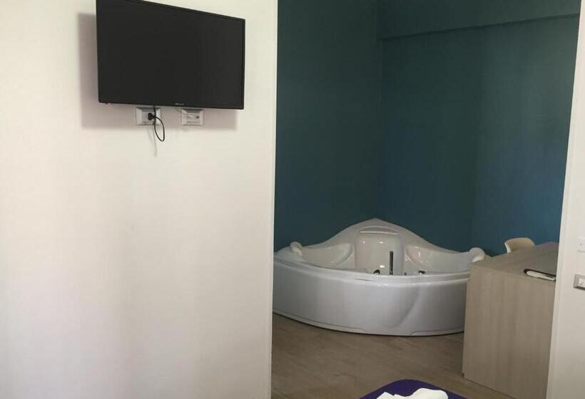 Номер Стандарт с Гидромассажем, Il Viaggiatore Via Rimini Serapo