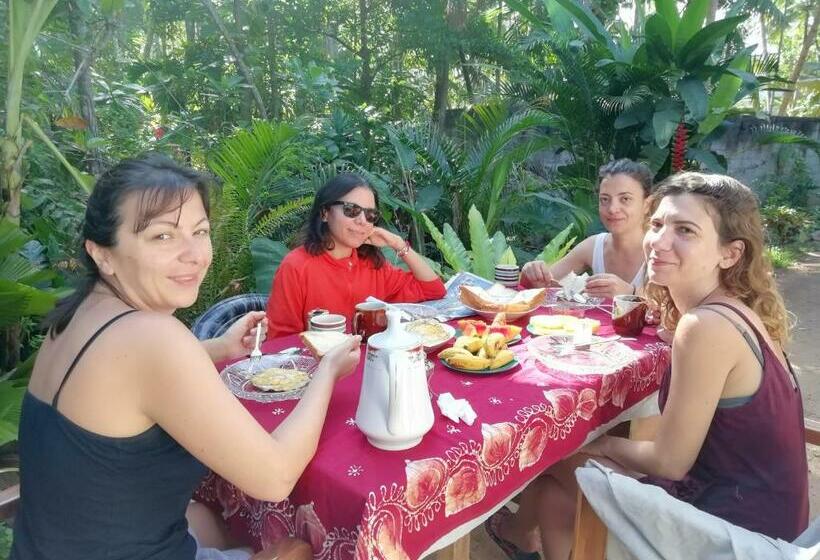 اتاق لوکس, Jungle Guest ,mirissa