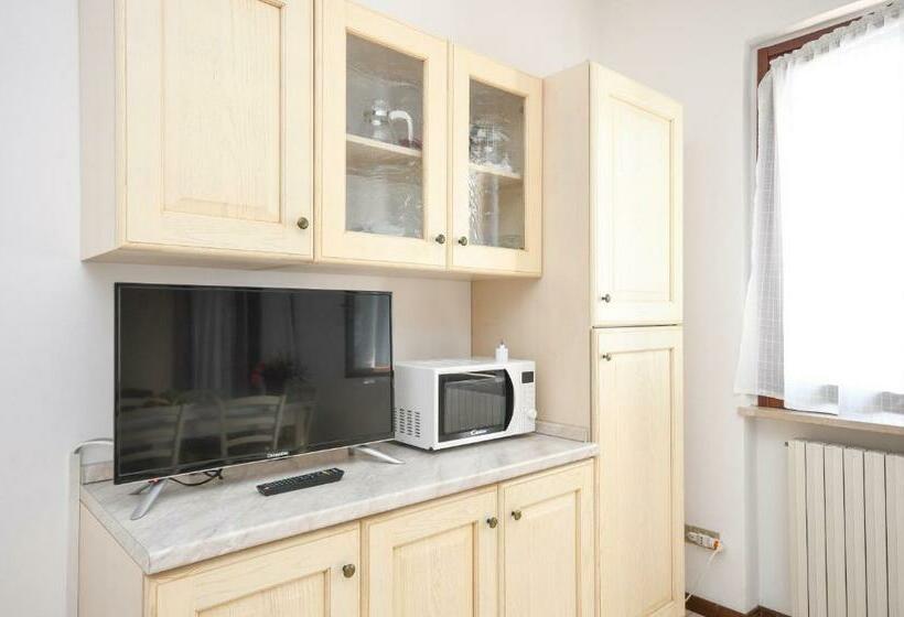 1 Bedroom Apartment Lake View, Residence Calap