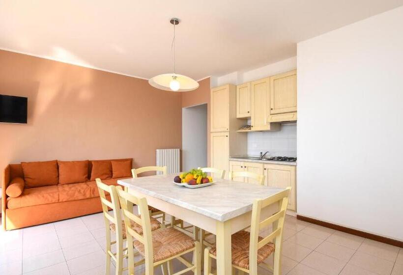 1 Bedroom Apartment Lake View, Residence Calap