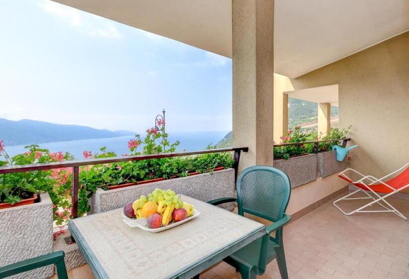 1 Bedroom Apartment Lake View, Residence Calap