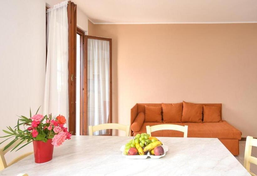 1 Bedroom Apartment Lake View, Residence Calap