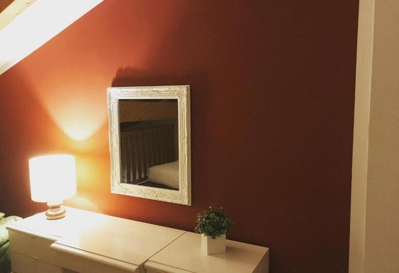 스탠다드 스튜디오, America Apartments