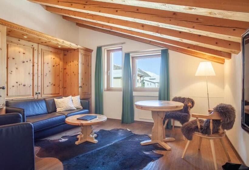 استودیوی استاندارد, Appartments Cervus
