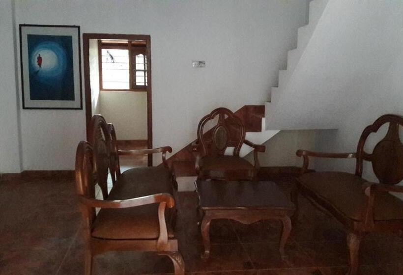 Апартаменты 1 Спальня, The Citadel Guest House