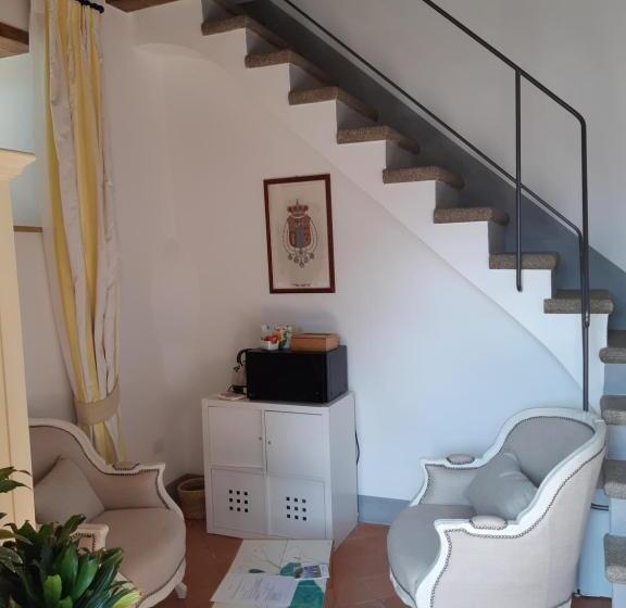 اتاق دوبلکس, Eleanor' S Garden