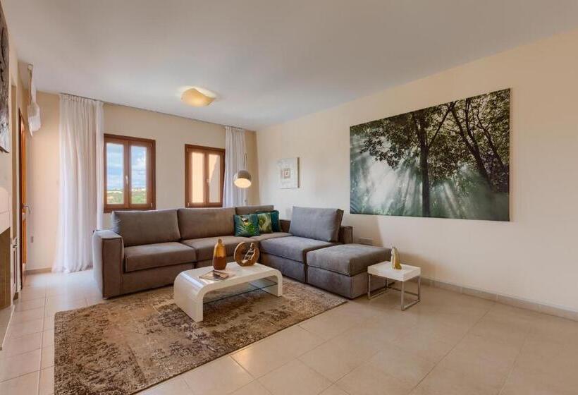 Вилла 3 Спальни с Бассейном, Aphrodite Hills Rentals   Junior Villas