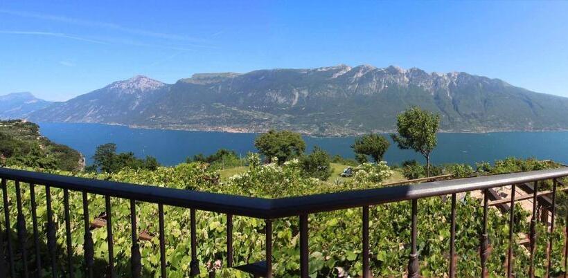 Superior room with lake view, Villa Selene
