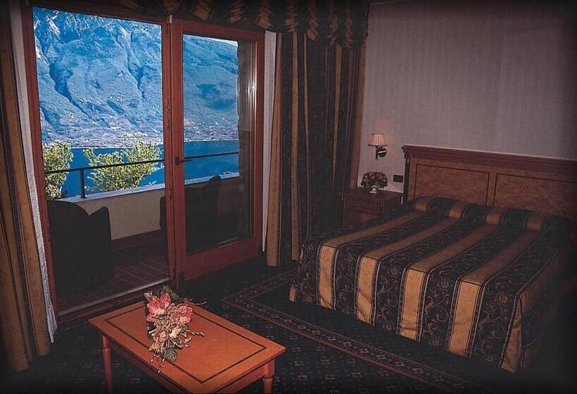 Полулюкс Вид на Озеро, Villa Selene